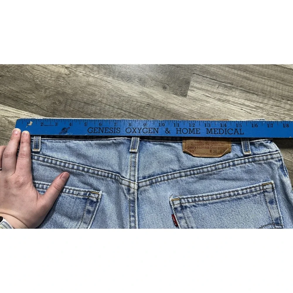 Vintage 90s Levi's 550‎ Jeans Straight Leg Relaxed Fit Light Wash 35 X 28.5